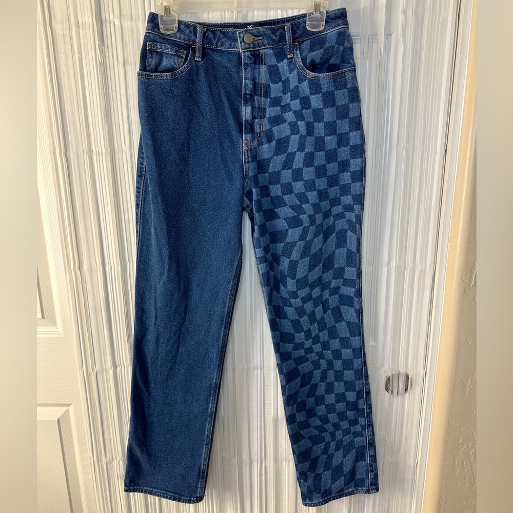 Hollister Ultra High-Rise ‘90s Vintage Straight